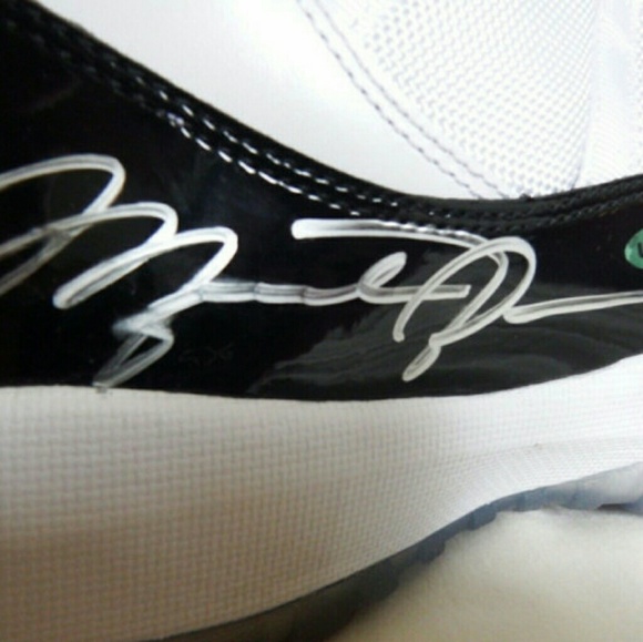 Signed Jordans - Picture 3 of 5
